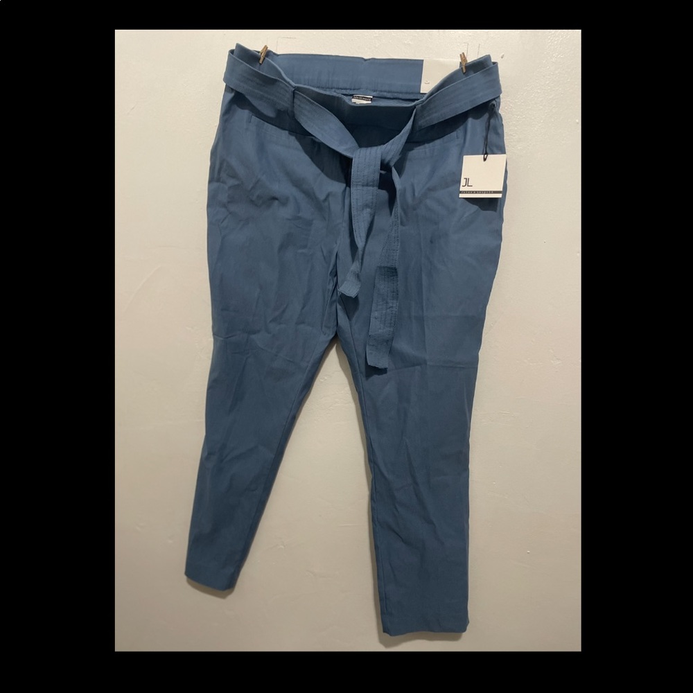 Light blue Jules & Leopold pull on slim leg ankle length woman pants, size large
